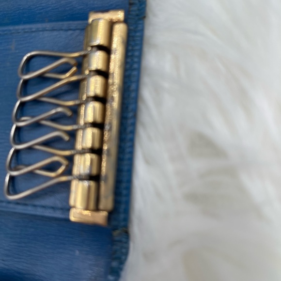 LV Epi 6 Key Holder - Picture 5 of 6